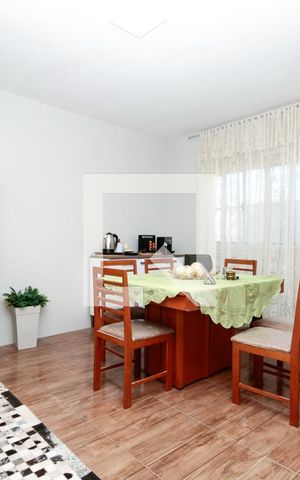 Casa à venda com 200m², 2 quartos e 5 vagas Casa à venda com 200m², 2 quartos e 5 vagasSala de Jantar