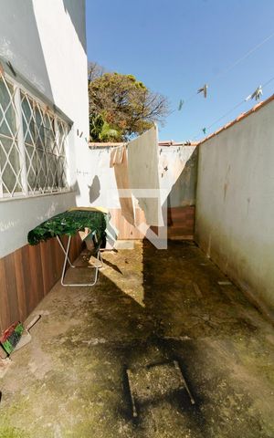 Casa à venda com 200m², 2 quartos e 5 vagas Casa à venda com 200m², 2 quartos e 5 vagasÁrea de Serviço
