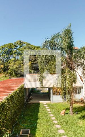 Casa à venda com 200m², 2 quartos e 5 vagas Casa à venda com 200m², 2 quartos e 5 vagasVista