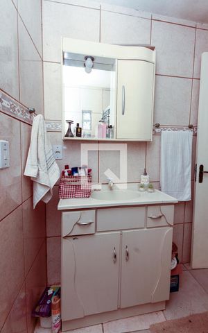 Casa à venda com 200m², 2 quartos e 5 vagas Casa à venda com 200m², 2 quartos e 5 vagasBanheiro Social