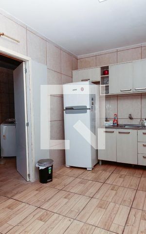 Casa à venda com 200m², 2 quartos e 5 vagas Casa à venda com 200m², 2 quartos e 5 vagasCozinha