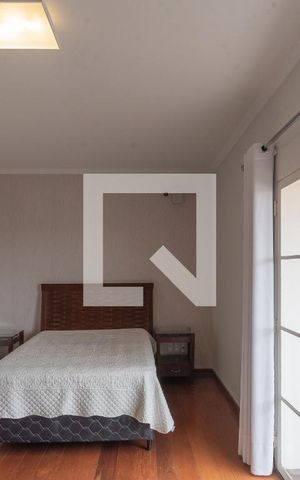 Casa à venda com 264m², 4 quartos e 4 vagas Casa à venda com 264m², 4 quartos e 4 vagasSuíte