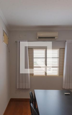 Casa à venda com 264m², 4 quartos e 4 vagas Casa à venda com 264m², 4 quartos e 4 vagasQuarto 1
