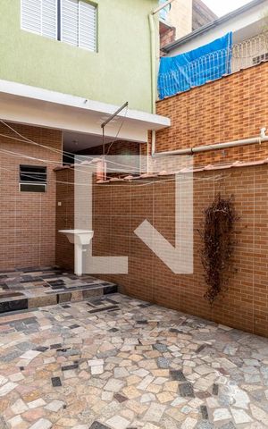 Casa para alugar com 60m², 1 quarto e 1 vaga Casa para alugar com 60m², 1 quarto e 1 vagaÁrea de Serviço