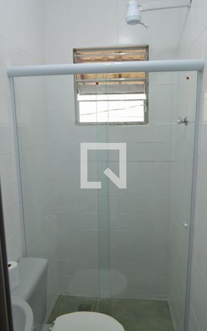 Casa de condomínio para alugar com 131m², 2 quartos e 1 vaga Casa de condomínio para alugar com 131m², 2 quartos e 1 vagaBanheiro da Suíte