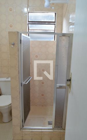 Casa de condomínio para alugar com 131m², 2 quartos e 1 vaga Casa de condomínio para alugar com 131m², 2 quartos e 1 vagaBanheiro
