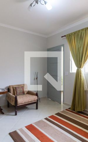 Casa à venda com 180m², 3 quartos e 2 vagas Casa à venda com 180m², 3 quartos e 2 vagasSala