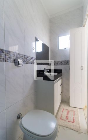 Casa à venda com 180m², 3 quartos e 2 vagas Casa à venda com 180m², 3 quartos e 2 vagasBanheiro casa 2