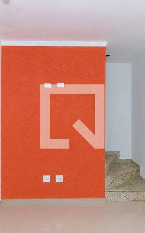Casa de condomínio à venda com 112m², 2 quartos e 2 vagasSala