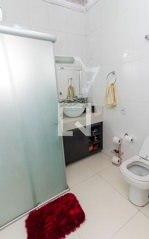 Casa para alugar com 162m², 4 quartos e 1 vaga Casa para alugar com 162m², 4 quartos e 1 vagaBanheiro