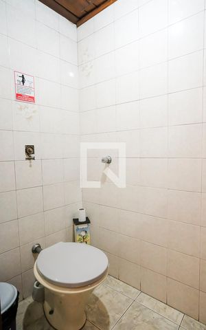 Casa à venda com 481m², 2 quartos e 4 vagasBanheiro 1-Segundo Andar