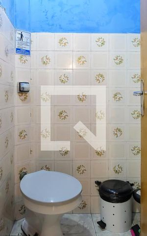 Casa à venda com 481m², 2 quartos e 4 vagasBanheiro 2-Segundo Andar