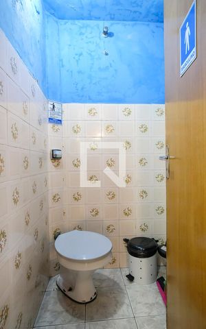 Casa à venda com 481m², 2 quartos e 4 vagasBanheiro 2-Segundo Andar