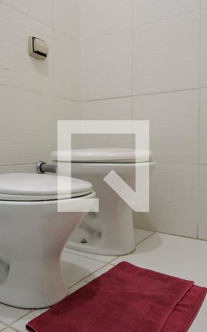 Casa à venda com 240m², 2 quartos e sem vagaBanheiro 2