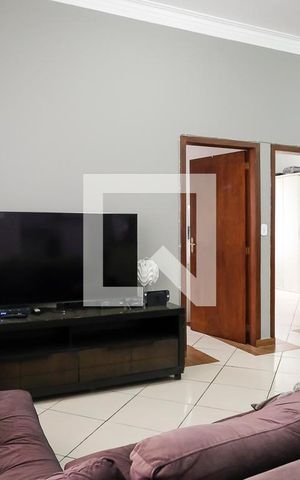 Casa à venda com 240m², 2 quartos e sem vagaSala