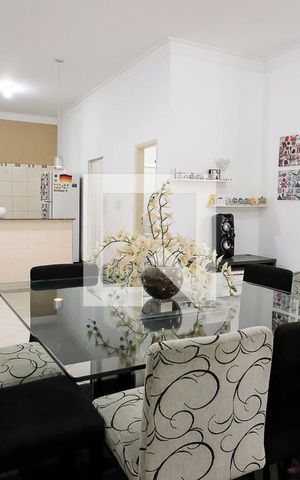Casa à venda com 240m², 2 quartos e sem vagaSala