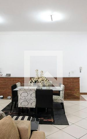 Casa à venda com 240m², 2 quartos e sem vagaSala