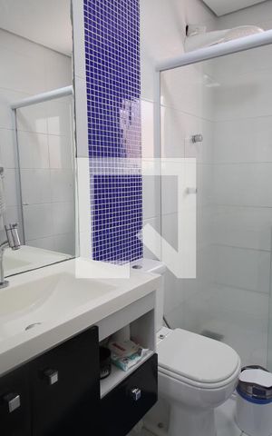 Casa à venda com 330m², 2 quartos e 8 vagasBanheiro da Suite 2