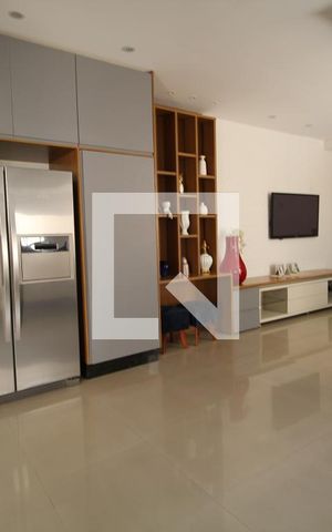 Casa à venda com 330m², 2 quartos e 8 vagasCozinha