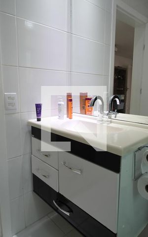 Casa à venda com 330m², 2 quartos e 8 vagasBanheiro da Suite 1