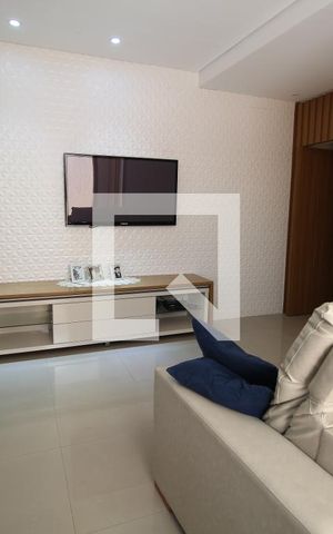 Casa à venda com 330m², 2 quartos e 8 vagasSala