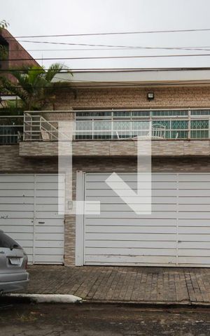 Casa à venda com 251m², 3 quartos e 4 vagasFachada
