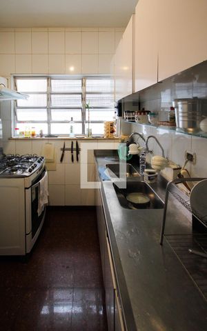 Casa à venda com 251m², 3 quartos e 4 vagasCozinha