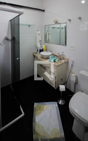 Casa à venda com 251m², 3 quartos e 4 vagasBanheiro Social