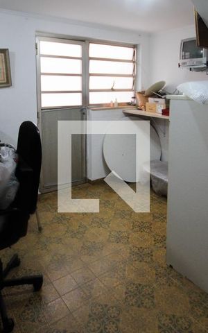 Casa à venda com 251m², 3 quartos e 4 vagasÁrea de Serviço - Quarto