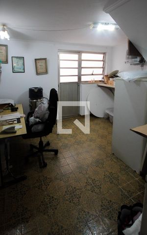 Casa à venda com 251m², 3 quartos e 4 vagasÁrea de Serviço - Quarto