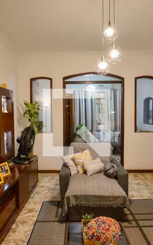 Casa de condomínio à venda com 340m², 4 quartos e 1 vaga Casa de condomínio à venda com 340m², 4 quartos e 1 vagaSala
