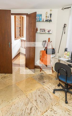 Casa à venda com 459m², 4 quartos e 4 vagasQuarto 5