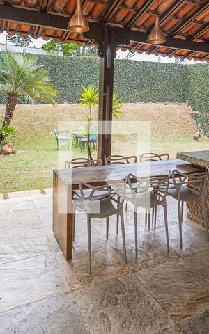 Casa à venda com 459m², 4 quartos e 4 vagasVaranda