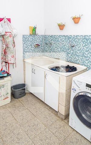 Casa à venda com 459m², 4 quartos e 4 vagasÁrea de serviço