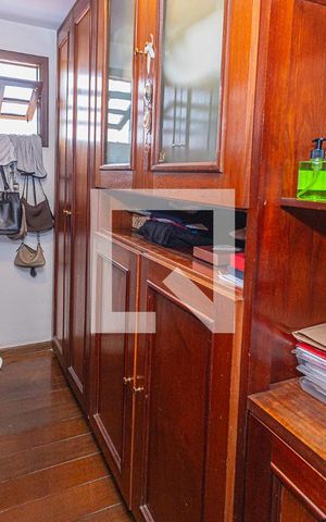 Casa à venda com 459m², 4 quartos e 4 vagasCloset