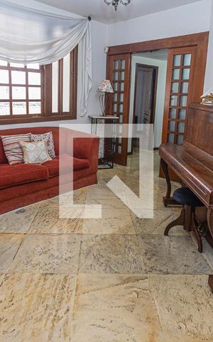 Casa à venda com 459m², 4 quartos e 4 vagasSala / 2º andar
