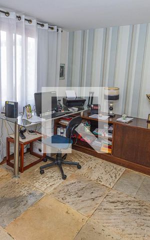 Casa à venda com 459m², 4 quartos e 4 vagasQuarto 5