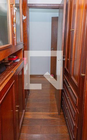 Casa à venda com 459m², 4 quartos e 4 vagasCloset