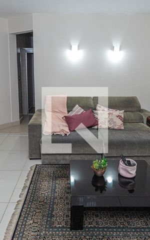 Casa à venda com 459m², 4 quartos e 4 vagasSala