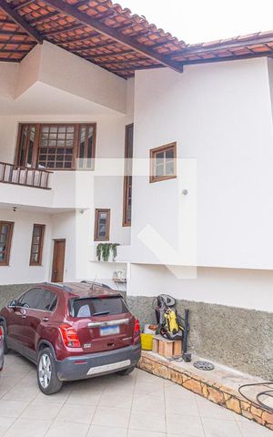 Casa à venda com 459m², 4 quartos e 4 vagasVagas de garagem