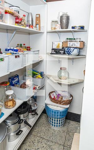 Casa à venda com 459m², 4 quartos e 4 vagasDispensa