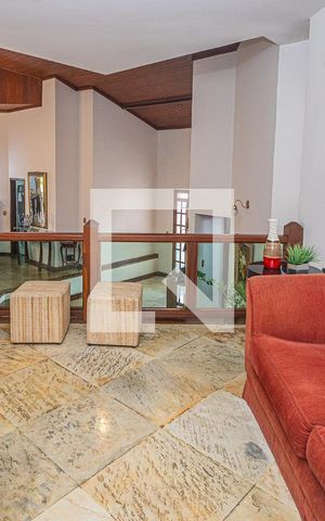 Casa à venda com 459m², 4 quartos e 4 vagasSala / 2º andar