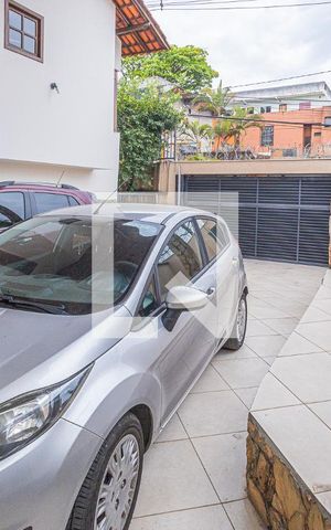 Casa à venda com 459m², 4 quartos e 4 vagasVagas de garagem