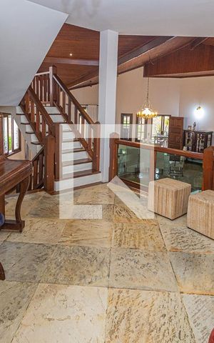 Casa à venda com 459m², 4 quartos e 4 vagasSala / 2º andar