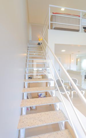 Apartamento para alugar com 86m², 1 quarto e 2 vagasEscada