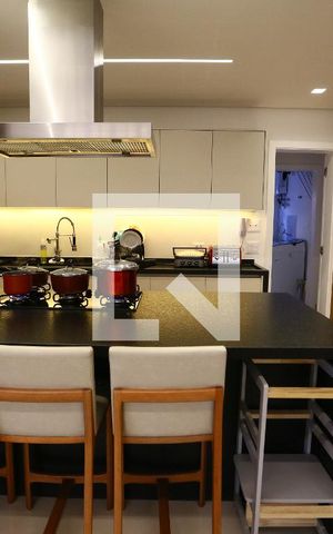Casa de condomínio à venda com 400m², 4 quartos e 3 vagas Casa de condomínio à venda com 400m², 4 quartos e 3 vagasCozinha