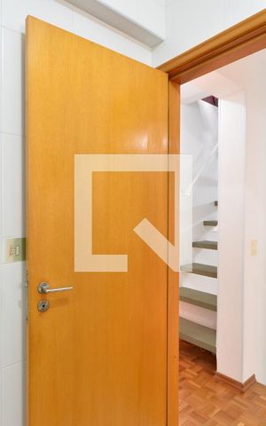 Casa de condomínio à venda com 160m², 3 quartos e 2 vagasBanheiro Social