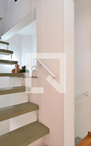 Casa de condomínio à venda com 160m², 3 quartos e 2 vagasHall