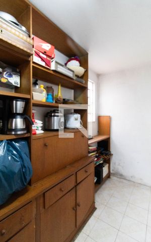 Casa à venda com 450m², 6 quartos e 2 vagas Casa à venda com 450m², 6 quartos e 2 vagasQuarto 4