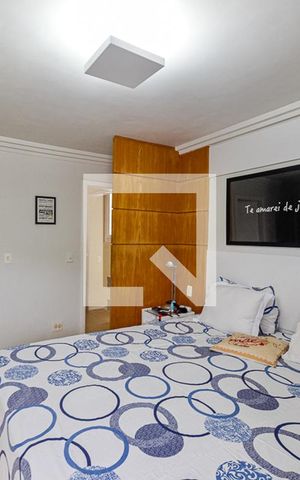 Casa de condomínio à venda com 290m², 4 quartos e 1 vaga Casa de condomínio à venda com 290m², 4 quartos e 1 vagaQuarto
